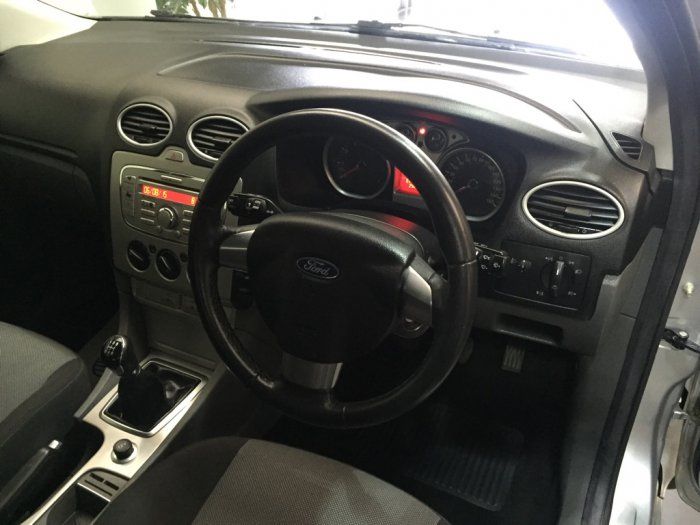2008 Ford Focus 1.6 Zetec 5dr image 7