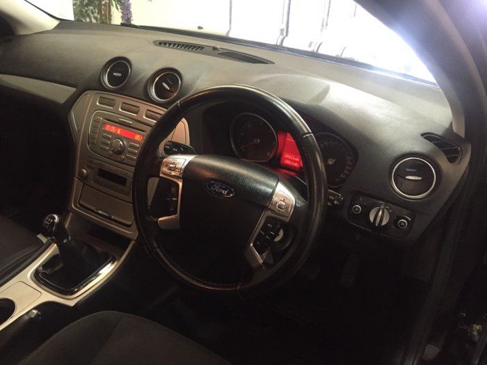 2010 Ford Mondeo 1.8 TDCi Zetec 5dr image 7