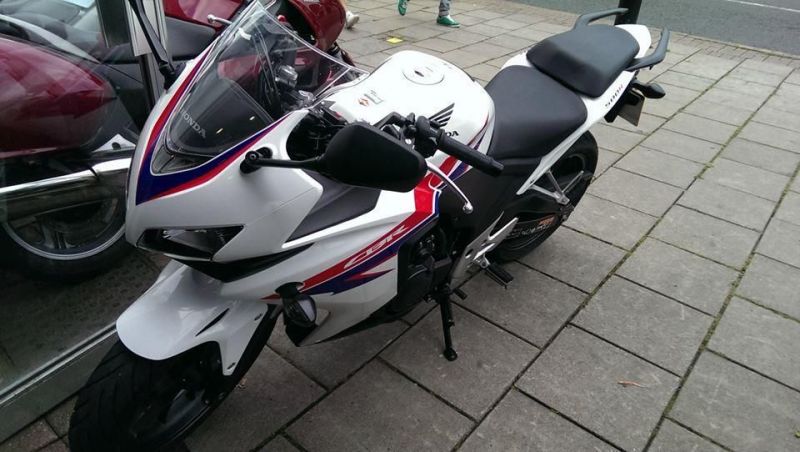 2013 Honda CBR 500R White, Red and Blue image 2