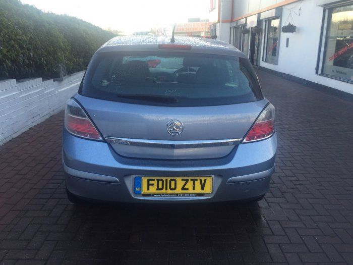 2010 Vauxhall Astra 1.8 i 16v 5dr image 3