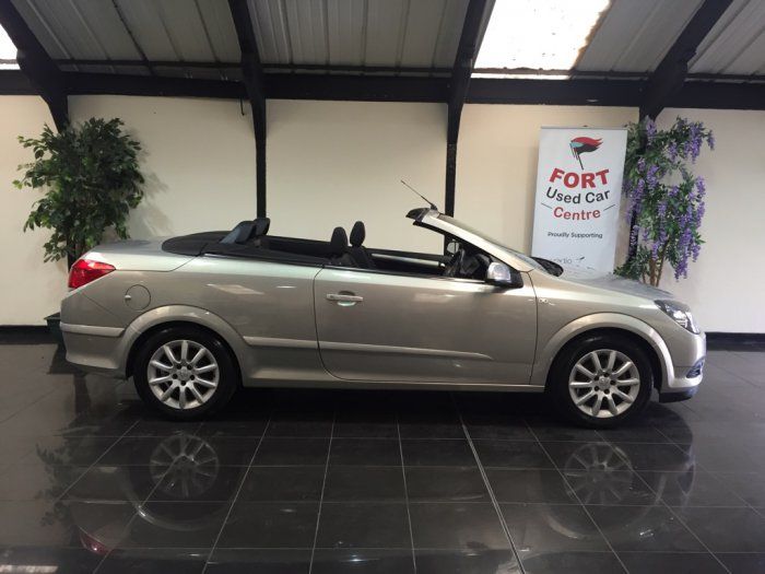 2008 Vauxhall Astra 1.6 i 2dr image 3