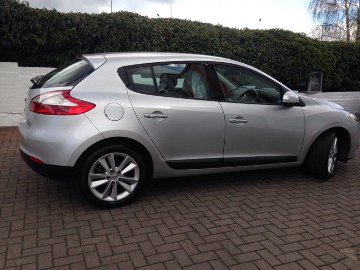2009 Renault Megane 1.9 dCi 5dr image 2