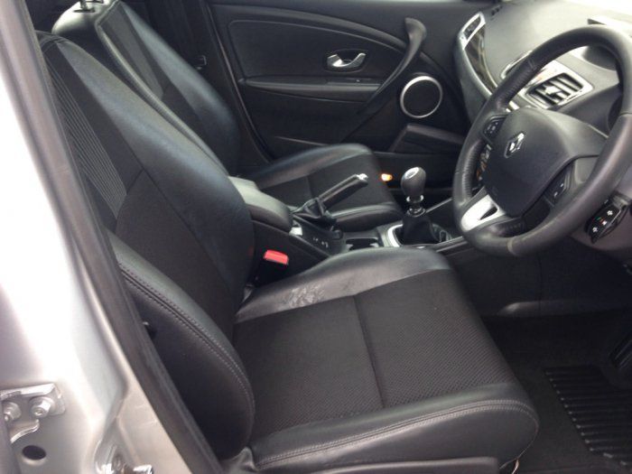 2009 Renault Megane 1.9 dCi 5dr image 5