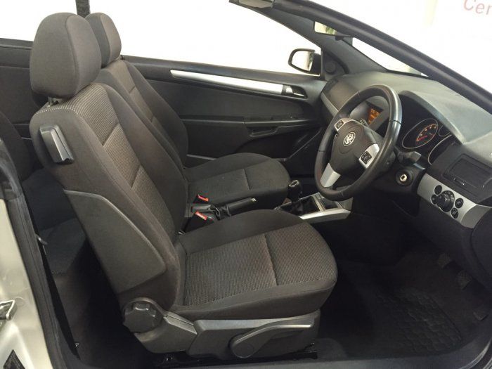 2009 Vauxhall Astra 1.6 i 2dr image 6