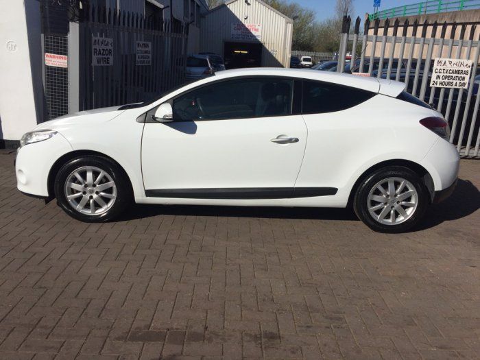2010 Renault Megane 1.9 dCi 2dr image 2