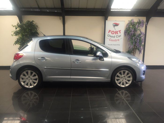 2011 Peugeot 207 1.6 HDi 5dr image 2