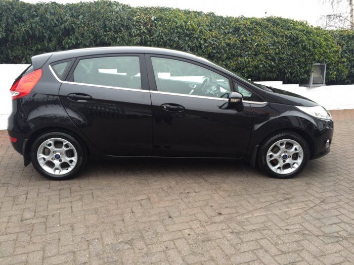 2012 Ford Fiesta 1.4 Zetec 5dr image 2