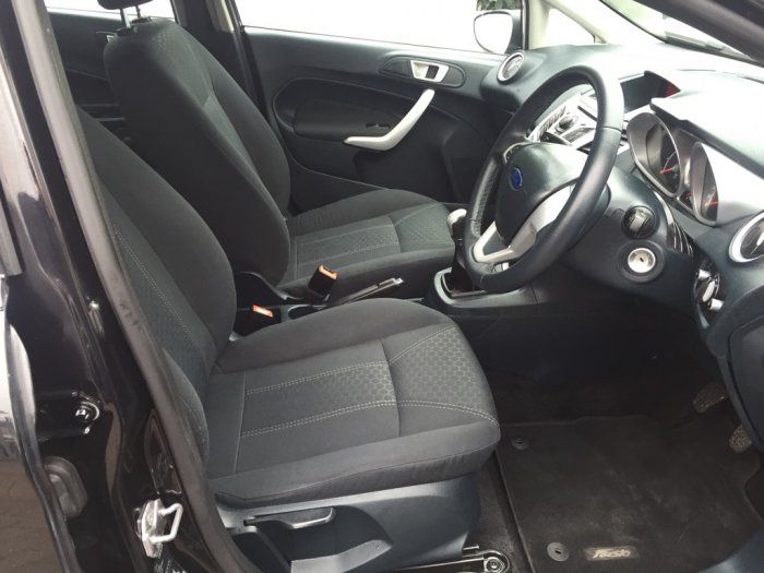2012 Ford Fiesta 1.4 Zetec 5dr image 6