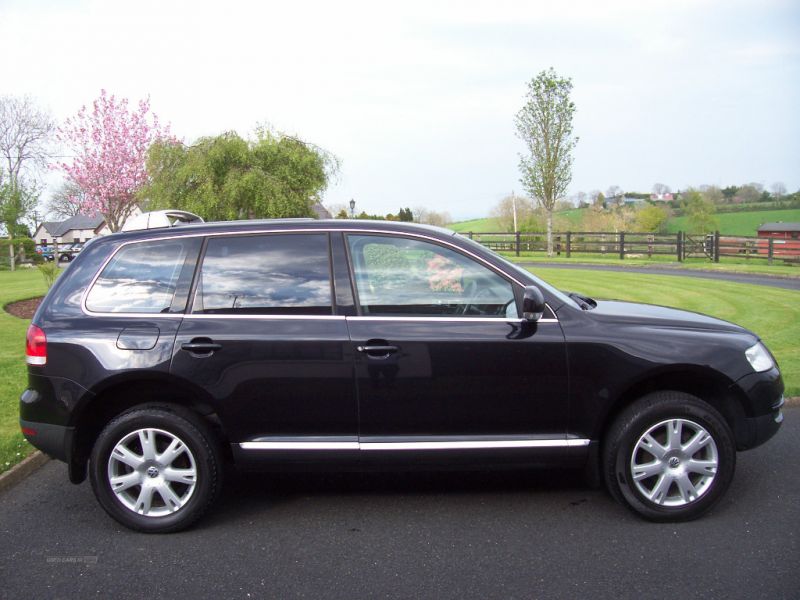 2005 Volkswagen Touareg TDI SPORT image 2
