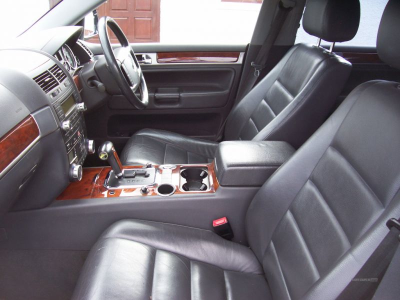 2005 Volkswagen Touareg TDI SPORT image 6