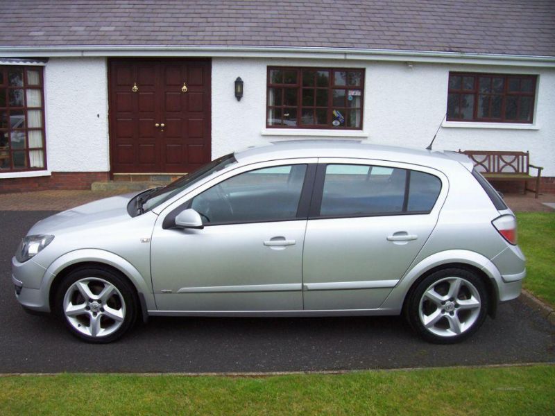 2004 Vauxhall Astra SRI image 4