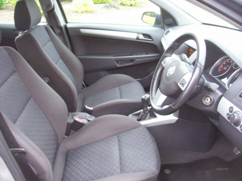 2004 Vauxhall Astra SRI image 6