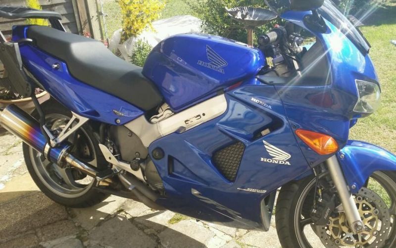 2001 Honda VFR800fi image 1