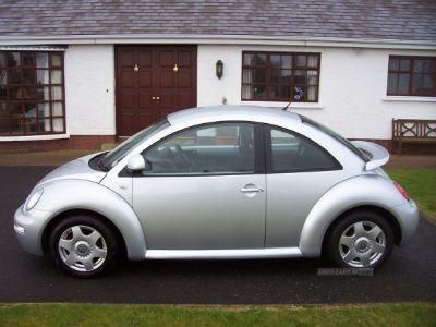 2002 Volkswagen Beetle 2.0 image 4