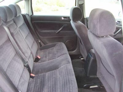 2003 Volkswagen Passat 2.0 SE image 7