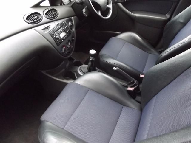 2004 FORD FOCUS 2.0 5d image 5