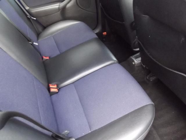 2004 FORD FOCUS 2.0 5d image 6