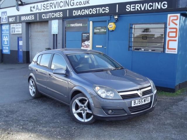 2005 VAUXHALL ASTRA 1.9 SRI CDTI 5d image 1