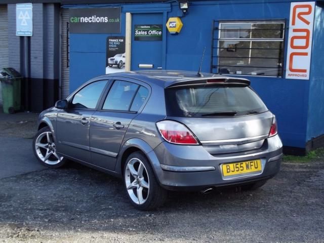 2005 VAUXHALL ASTRA 1.9 SRI CDTI 5d image 2