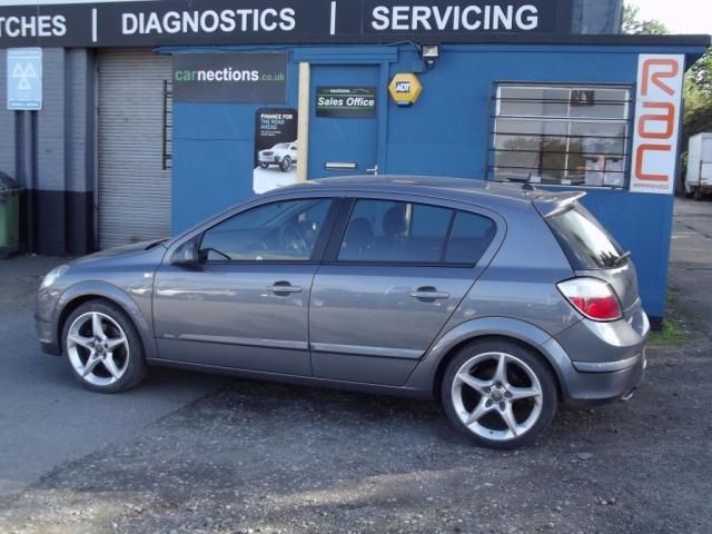 2005 VAUXHALL ASTRA 1.9 SRI CDTI 5d image 3