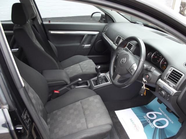 2008 VAUXHALL VECTRA 2.2 SRI 16V 5d image 4
