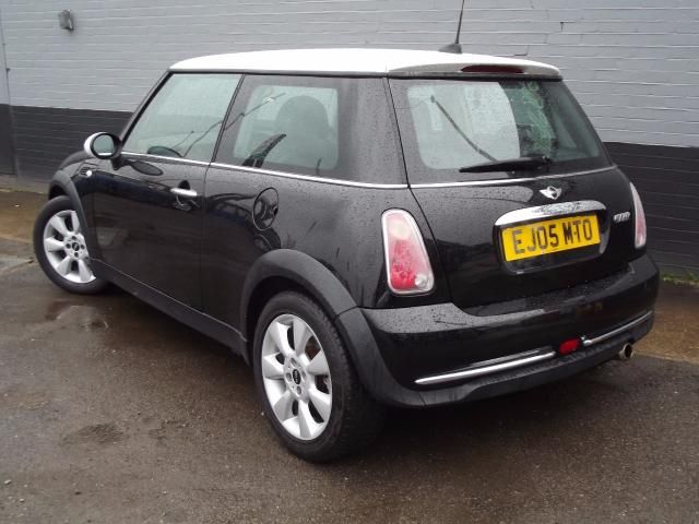 2005 MINI HATCH COOPER 1.6 3d image 2