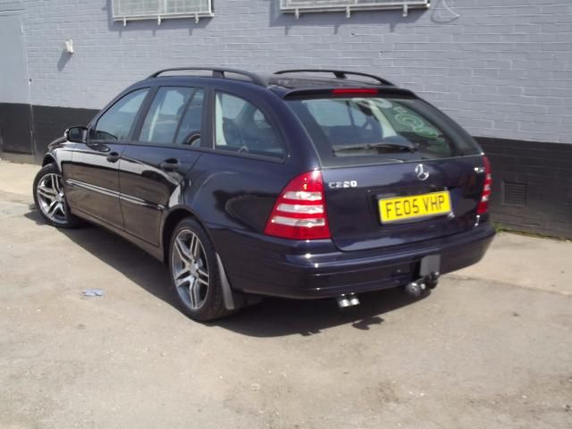 2005 MERCEDES-BENZ 2.1 C220 CDI SE 5d image 2