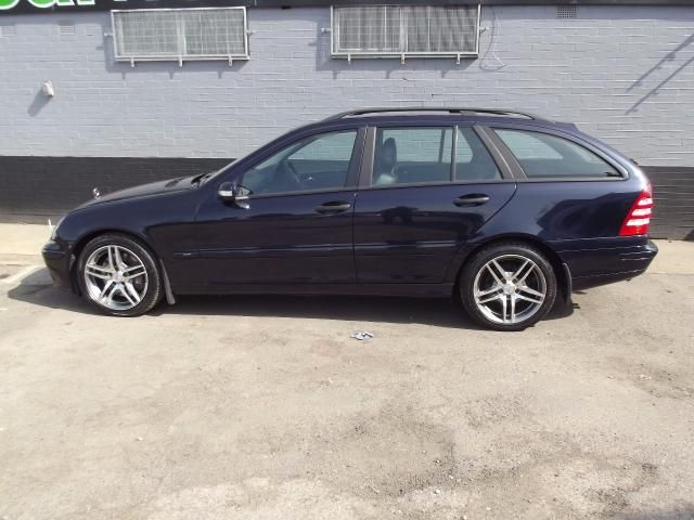 2005 MERCEDES-BENZ 2.1 C220 CDI SE 5d image 3