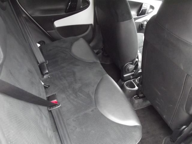 2014 PEUGEOT 107 1.0 ENVY 5d image 6