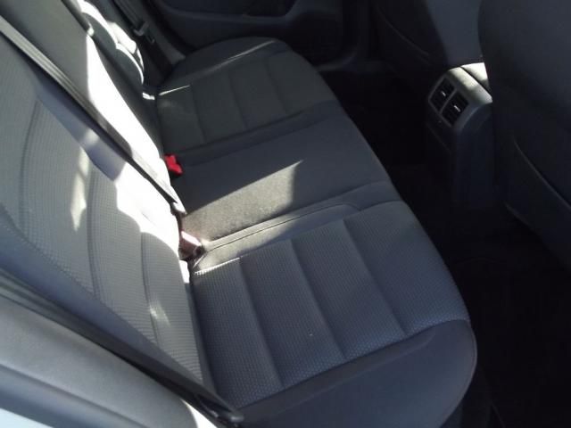 2009 VOLKSWAGEN GOLF 2.0 SE TDI DSG 5d image 6