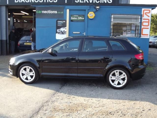2010 AUDI A3 2.0 TDI SPORT 5d image 3
