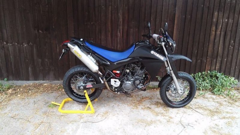 2005 Yamaha XT660X Supermoto image 1