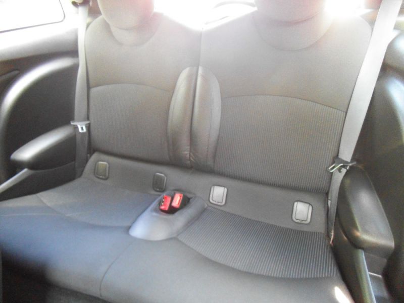2011 MINI HATCH COOPER D SOHO image 6