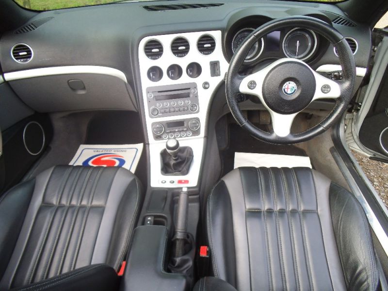 2007 ALFA ROMEO SPIDER JTDM image 8