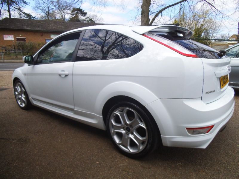 2010 FORD FOCUS ZETEC S S-S 3dr image 4