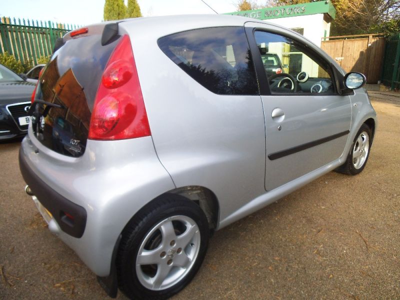 2012 PEUGEOT 107 SPORTIUM image 2
