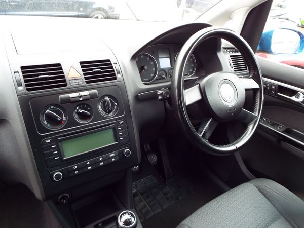 2003 Volkswagen Touran 1.6 FSI SE image 6