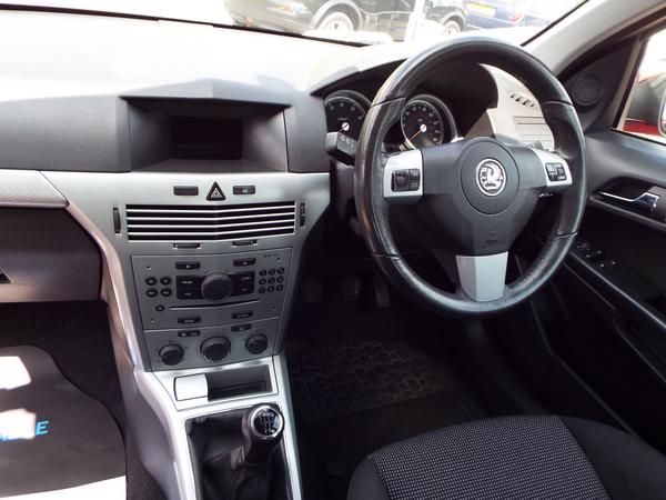 2009 Vauxhall Astra 1.4i 16V SXi image 6