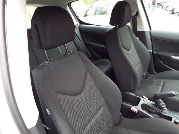 2009 Peugeot 308 1.6 VTi S image 5