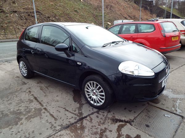 2010 Fiat Grande Punto 1.4 image 1