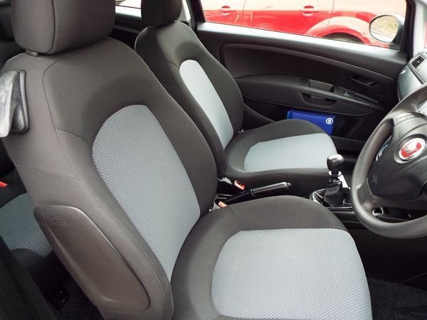 2010 Fiat Grande Punto 1.4 image 5