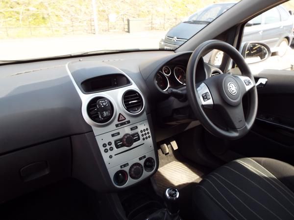 2008 Vauxhall Corsa 1.2i 16V image 6