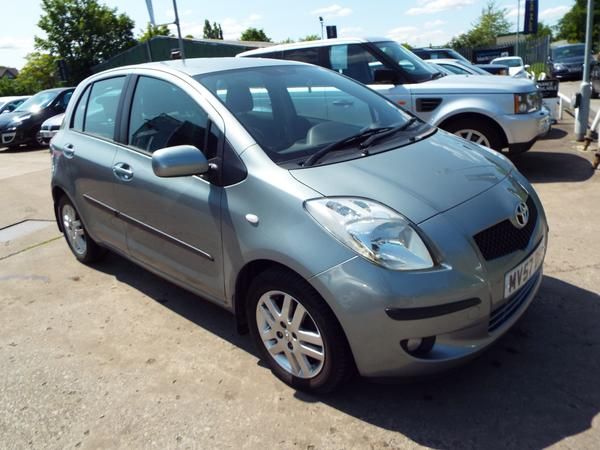 2007 Toyota Yaris 1.3 VVT-i TR image 1
