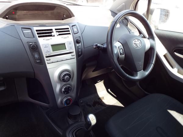 2007 Toyota Yaris 1.3 VVT-i TR image 6