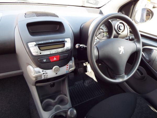 2011 Peugeot 107 1.0 Urban image 6