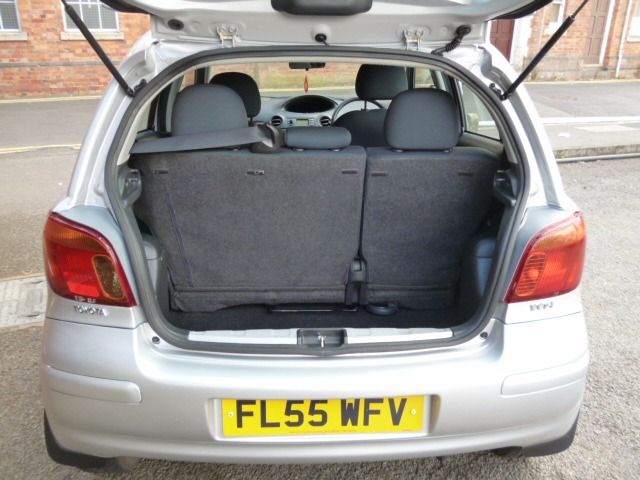 2005 TOYOTA YARIS 1.0 VVT-I 5d image 9