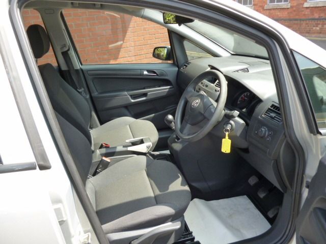 2009 VAUXHALL ZAFIRA 1.6 LIFE 16V 5d image 5