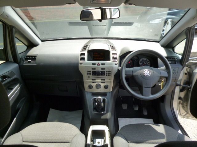 2009 VAUXHALL ZAFIRA 1.6 LIFE 16V 5d image 8