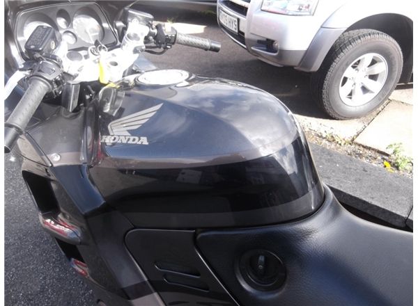 1993 Honda CBR1000F image 8