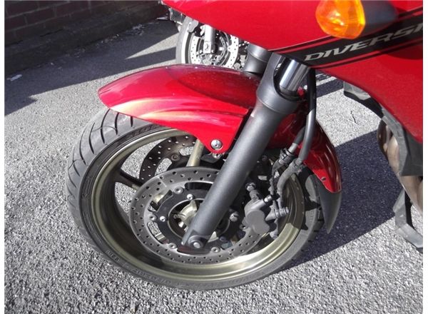 2013 Yamaha XJ6 600 Diversion image 5